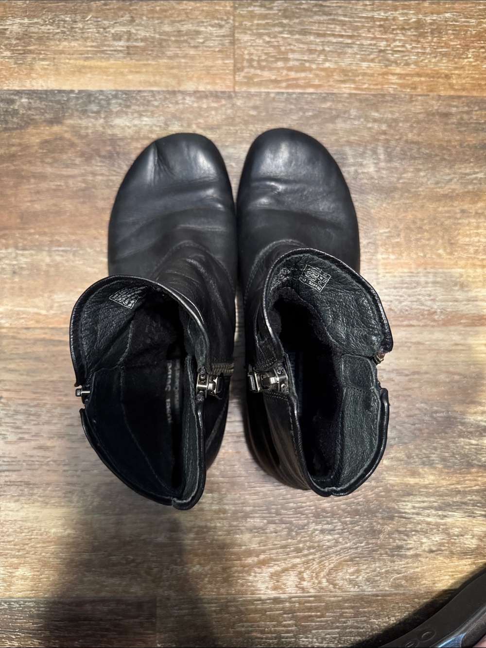 Women's Josef Seibel Black Leather Ankle Booties with Side Zipper, Size 38/7.5